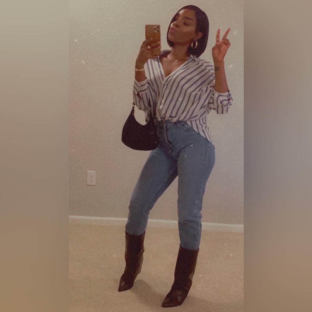 High Rise Mom Jeans 👖✨ - Picture 6 of 16
